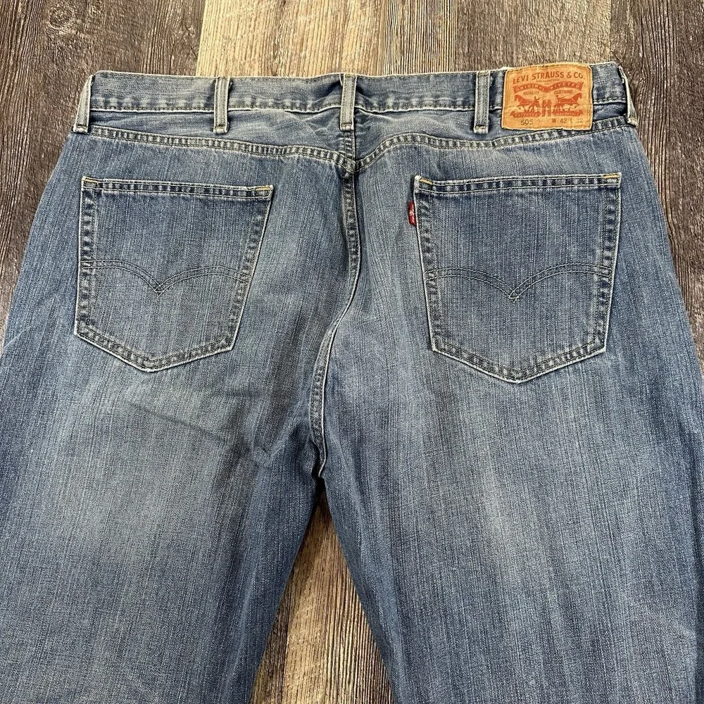 Levis 505 Jeans Mens 42x32 Blue Regular Straight Mid‎ Rise Light Wash Denim Fade